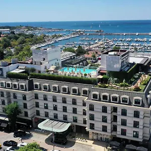 Wyndham Grand Kalamis Marina Istanboel