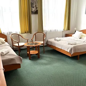 Broadway 2*, Будапешт Венгрия